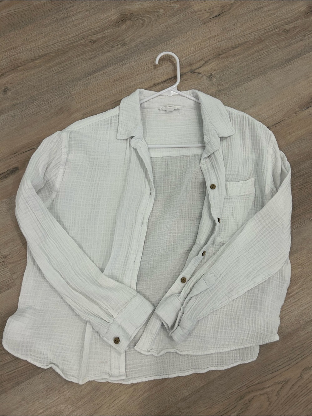 Lightweight Women’s White Button-Up Shirt Jacket